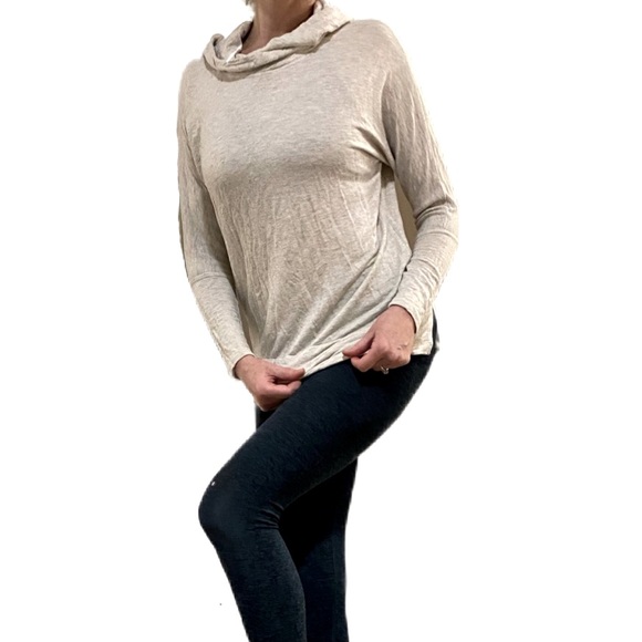 O’Neill cream hoodie sweatshirt top XS - Picture 3 of 8